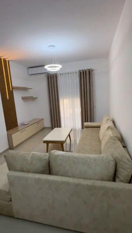 Apartament me qera 2+1