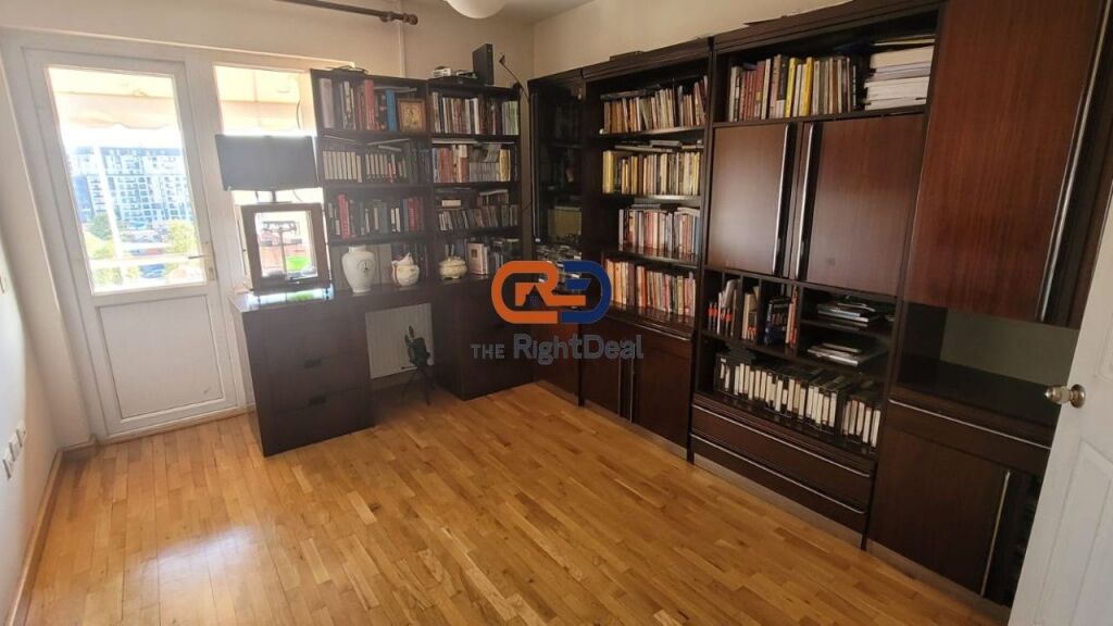 Ne Laprake, Shitet Apartament 3+1+2 Me Orientim Perfekt!!!