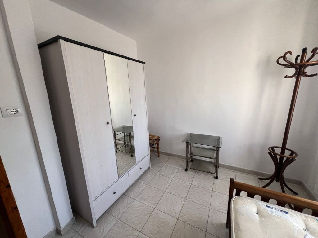 🏠 Appartamento 3+1 in affitto 📍 Via Fortuzi, Tirana💶 60.000 lek/mese