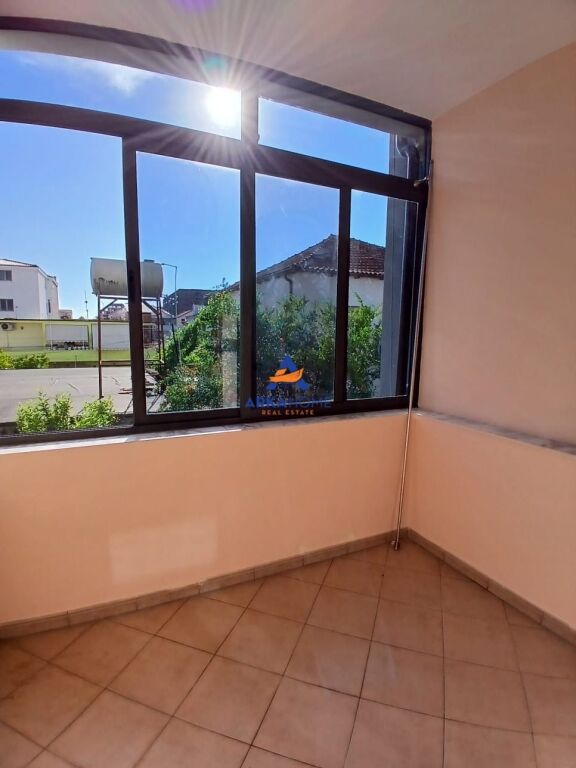 AFFITTASI APPARTAMENTO 2+1+BALCONE "5 MAGGIO" 55.000 LEKE