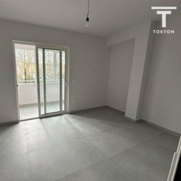 QIRA, APARTAMENT (AMBIENT BIZNESI), BRRYLI, TIRANË