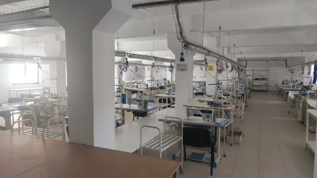 MAGAZZINI IN AFFITTO 900M2 KOMBINAT 360.000 LEKE FH-76333