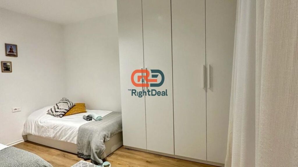 Tek Liqeni Artificial, Jepet Me Qira Apartament 1+1, Super I Investuar !!!