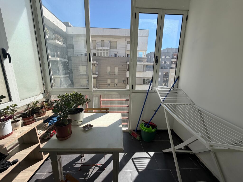 1+1, partially furnished, new market and for airbnb, 600 thousand leke
