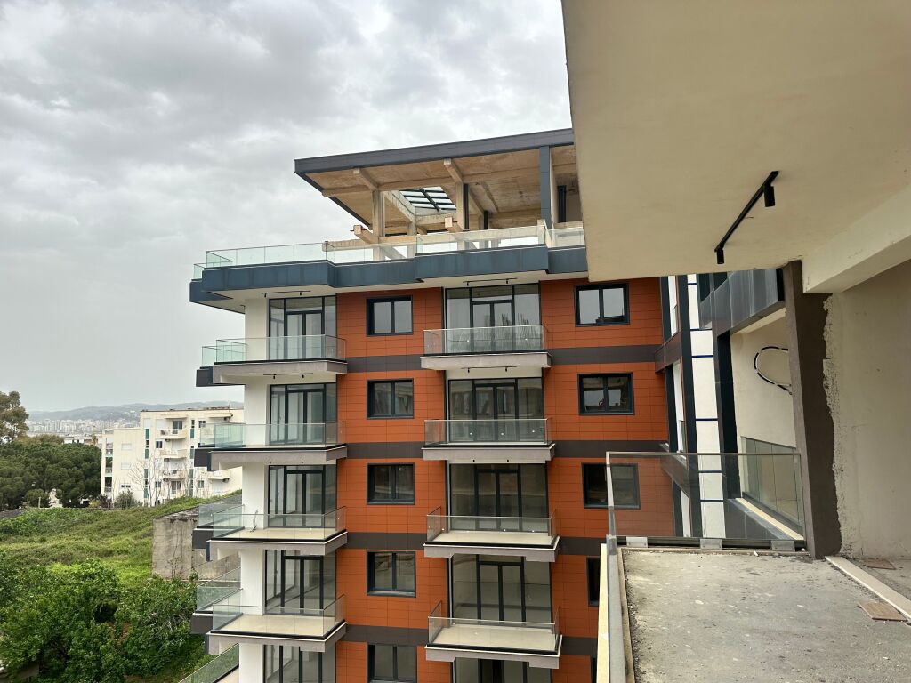 Appartamento con vista mare in vendita a Vlora