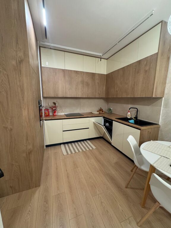 Apartament 2+1 me qera (Qender)
