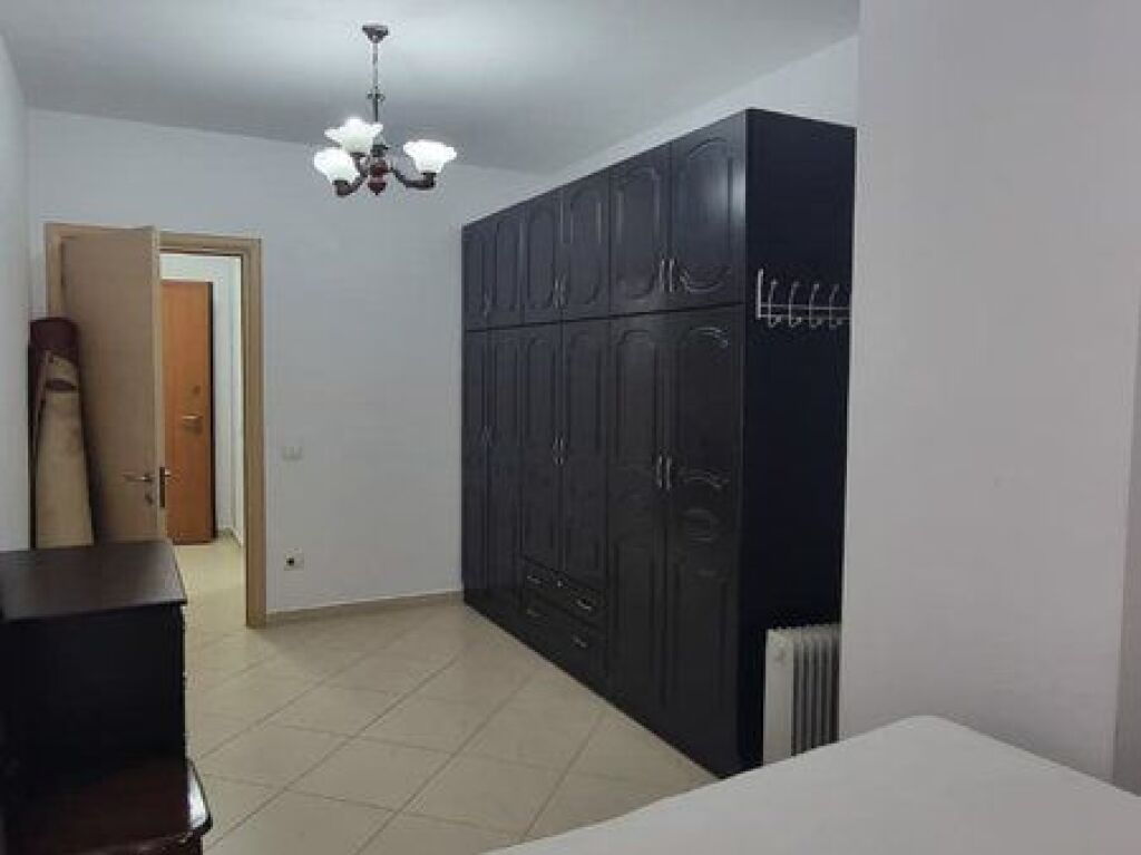 Per Qera Apartament 1+1, Unaza e Re/ AStir