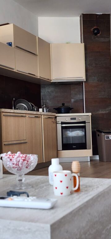 VENDESI APPARTAMENTO 1+1 CASA ITALIA 10.300.000 LEKE FH-76373
