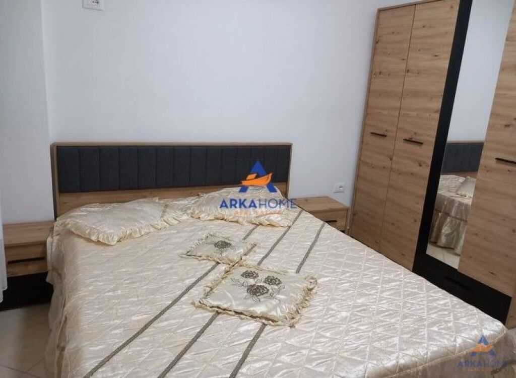 JEPET APARTAMENT ME QERA 1+1 "MISTO MAME" 40.000 LEKE