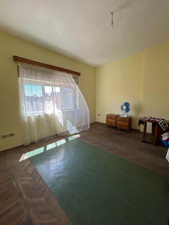 Shitet Apartament 2+1 | Pallati i Sportit, Durrës