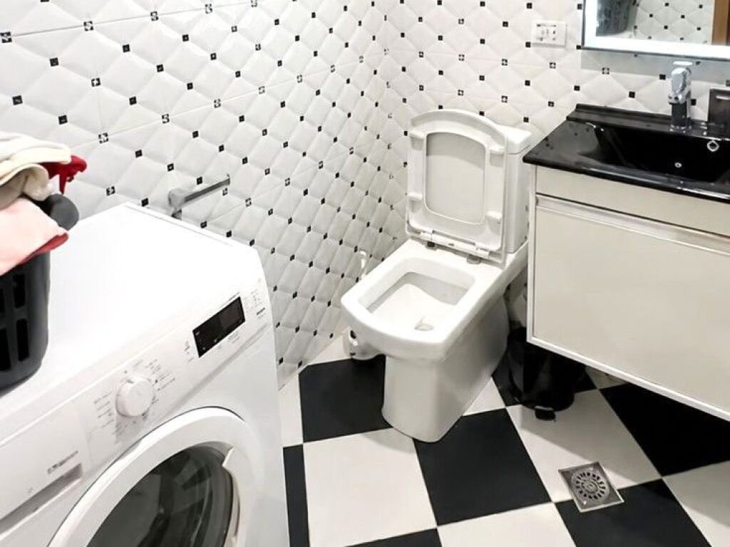 APARTAMENT NE SHITJE 2+1+2 ,RRUGA MINE PEZA PRANE ZOGUT TE ZI