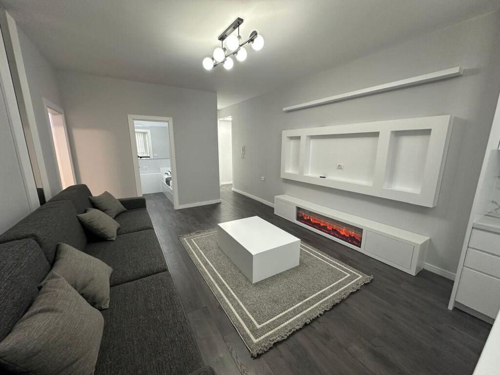 🏢Ish Stacioni i Trenit,Kompleksi Usluga jepet me qera apartament 2+1,i mobiluar.800Euro  .   
