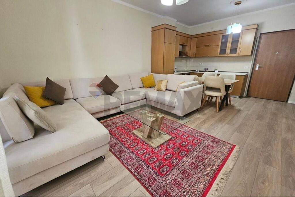 Apartament - Për Qira - Rruga Bilal Sina, Tiranë