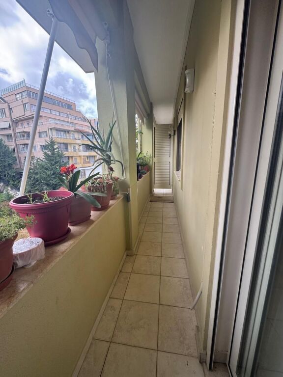 Shitet Apartament 3+1 | Liqeni i Thatë