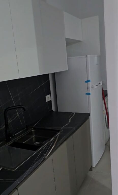 Qera | Vilë 1 + 1 | Rruga 5 Maji | 450 €/muaj