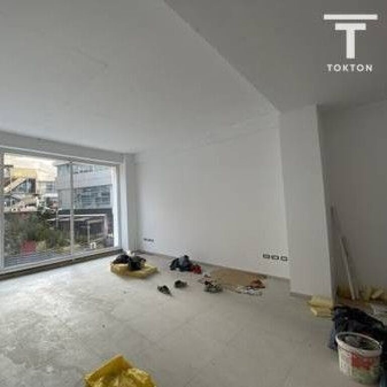 QIRA, AMBIENT BIZNESI, ZOGU I ZI, TIRANË