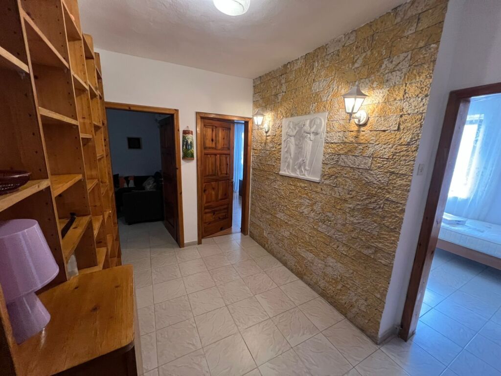 🏠 Appartamento 3+1 in affitto 📍 Via Fortuzi, Tirana