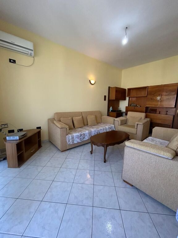 Shitet Apartament 2+1 | Pallati i Sportit, Durrës