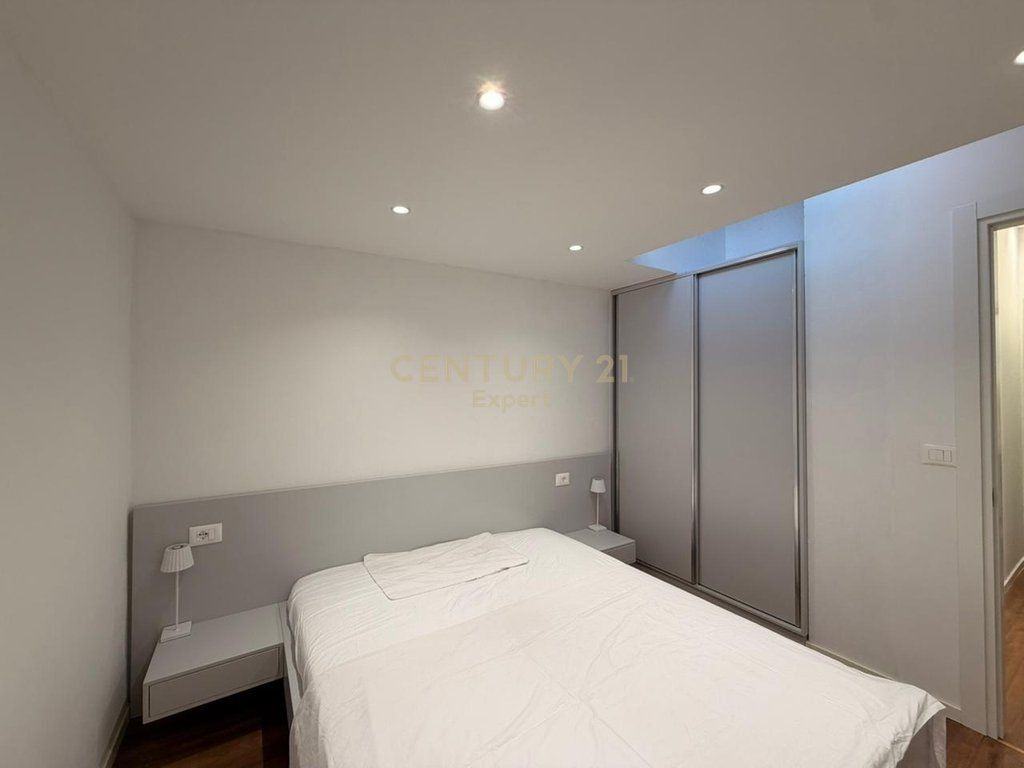 APARTAMENT 1+1 ME QIRA KAT VILE RRUGA E DURRESIT! 550 € /Muaj