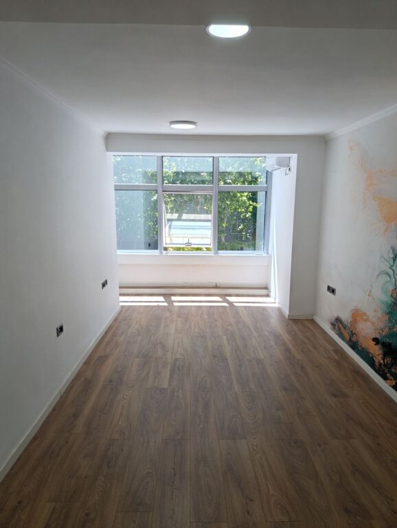 Qera | Ambjent Biznesi | 21 Dhjetori | 800 €/muaj