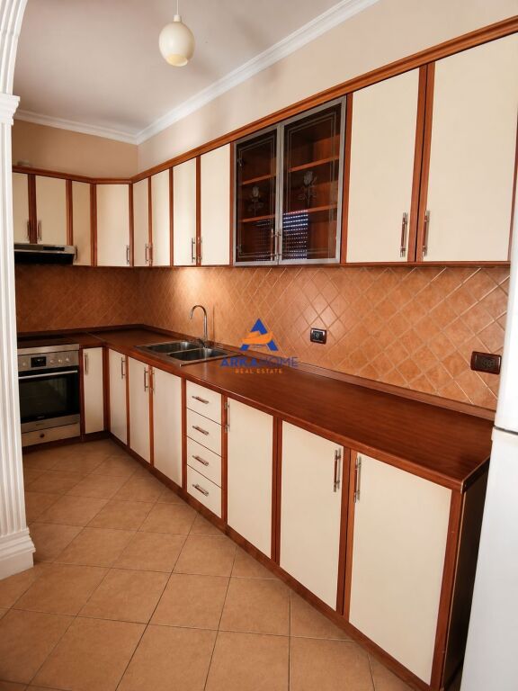 AFFITTASI APPARTAMENTO 2+1+BALCONE "5 MAGGIO" 55.000 LEKE