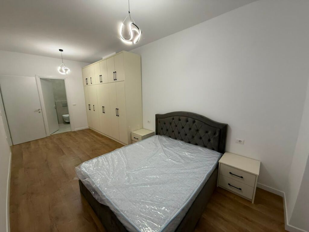 🏡Jepet me qera Apartament 2+1+2  📍Adresa : 5 Maji Perball Konkordit 💸Cmimi 60000 Leke