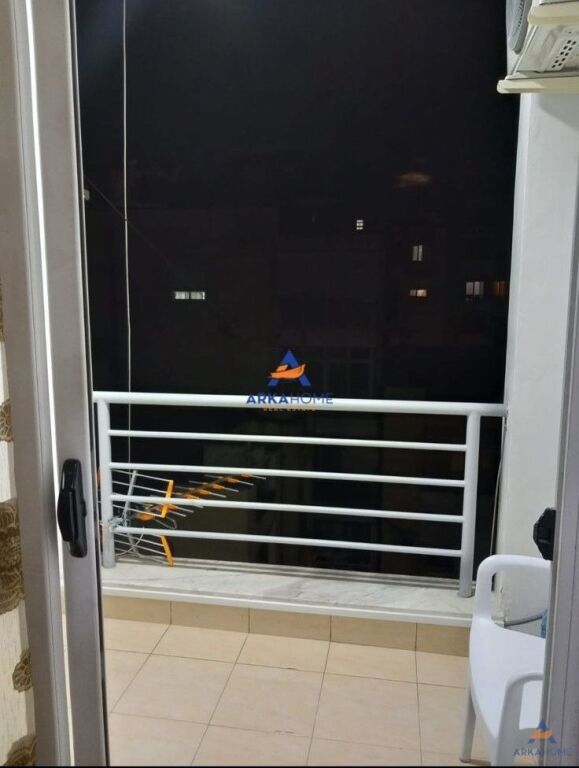 JEPET APARTAMENT ME QERA 1+1 "MISTO MAME" 40.000 LEKE