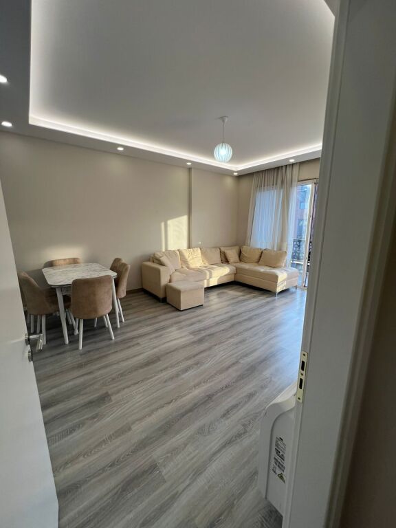 KAMEZ APARTAMENT ME QERA 1+1