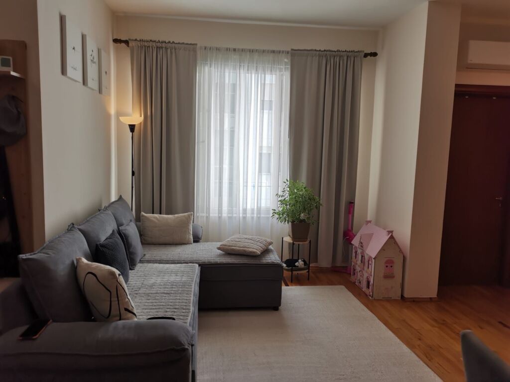 Shitet apartament 1+1 rruga Eduart Mano