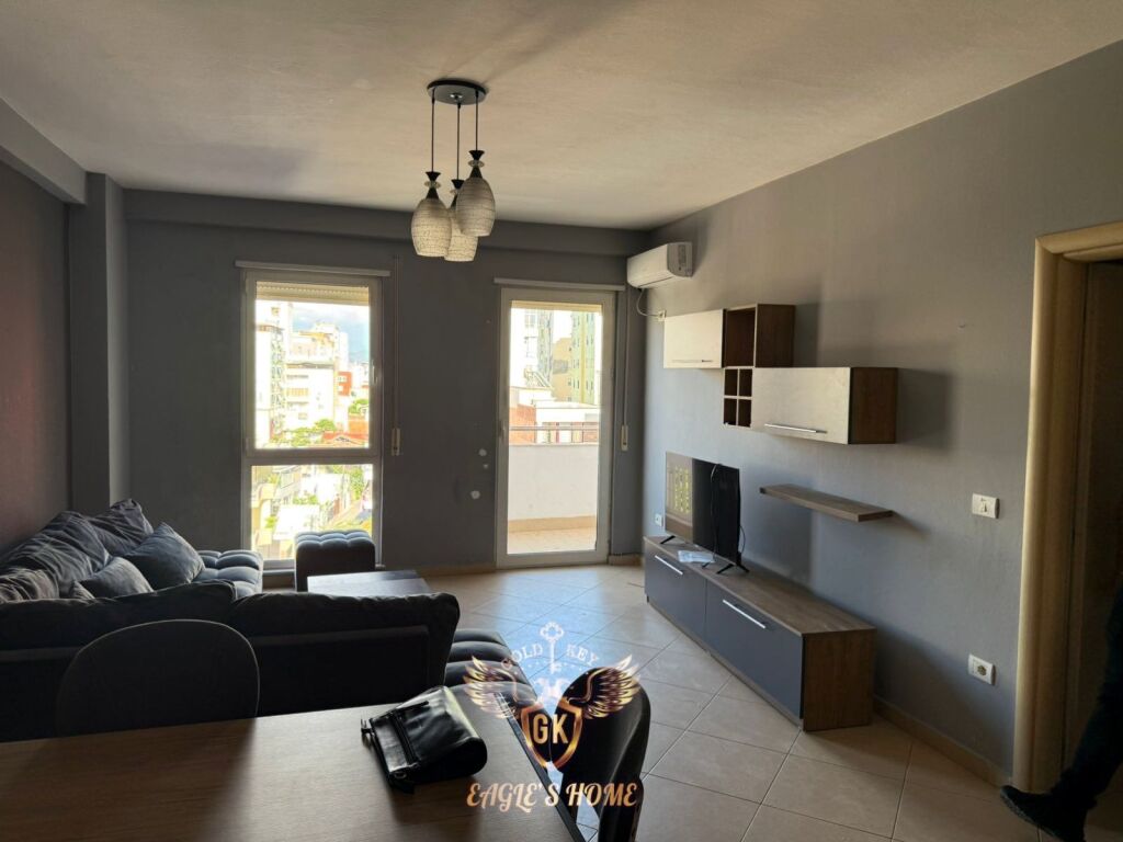 VENDESI 2+1+2 con Balcone   Ex Regione Quartiere 6  • 148.000€   