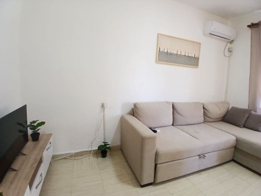Appartamento 1+1+1 Balcone In Affitto