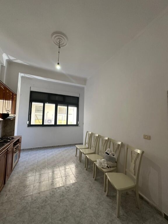 🏢 Shitet Apartament 2+1 në Qendër të Durrësit 📍