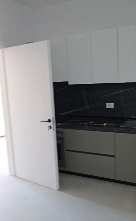 Qera | Vilë 1 + 1 | Rruga 5 Maji | 450 €/muaj