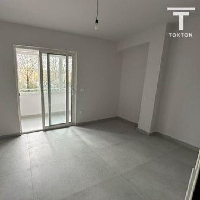 QIRA, APARTAMENT (AMBIENT BIZNESI), BRRYLI, TIRANË