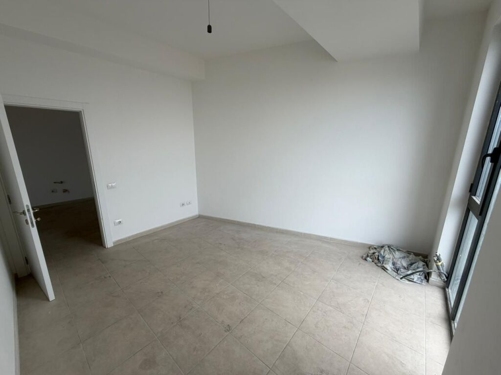 🏢 Appartamento 1+1 in affitto 📍 Di fronte all'Ospedale Americano 3💰 Prezzo: 40.000 Lek/mese
