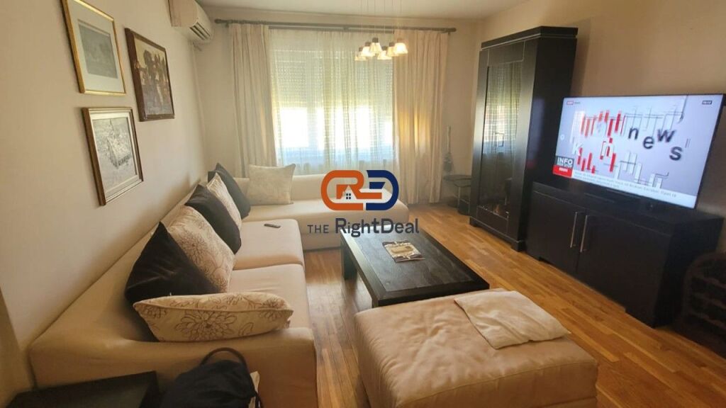 Ne Laprake, Shitet Apartament 3+1+2 Me Orientim Perfekt!!!