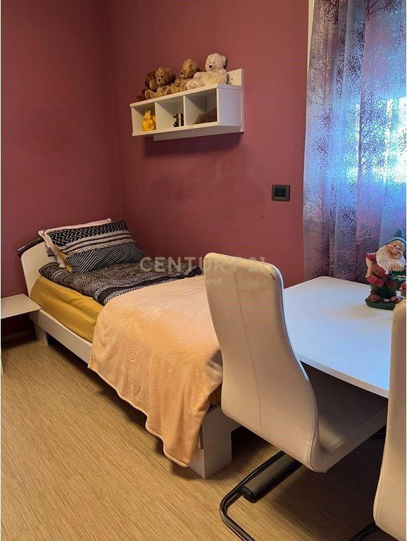 EX ESPOSIZIONE, AFFITTIAMO APPARTAMENTO 2+1+2 1.000 € /Mese