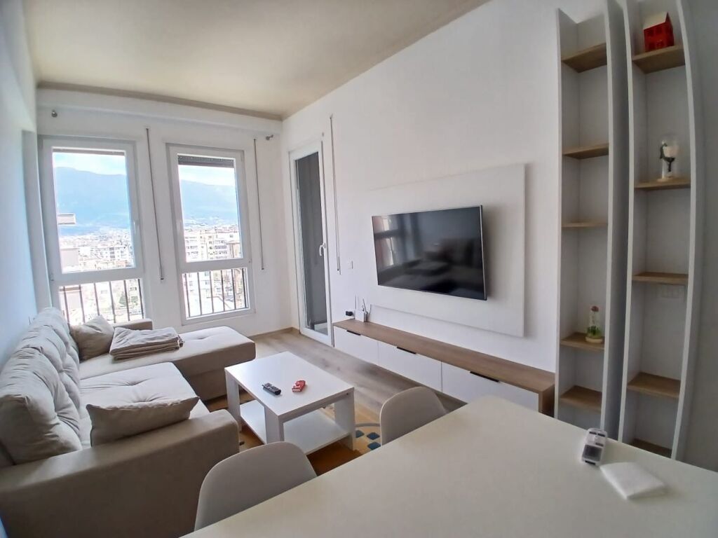 Appartamento 1+1+1 Balcone In Affitto