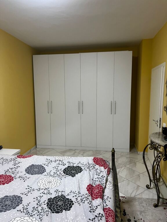 Jepet me qera Apartament 2+1+3 ballkone tek kompleksi Tom Doshit ne shkoze.
