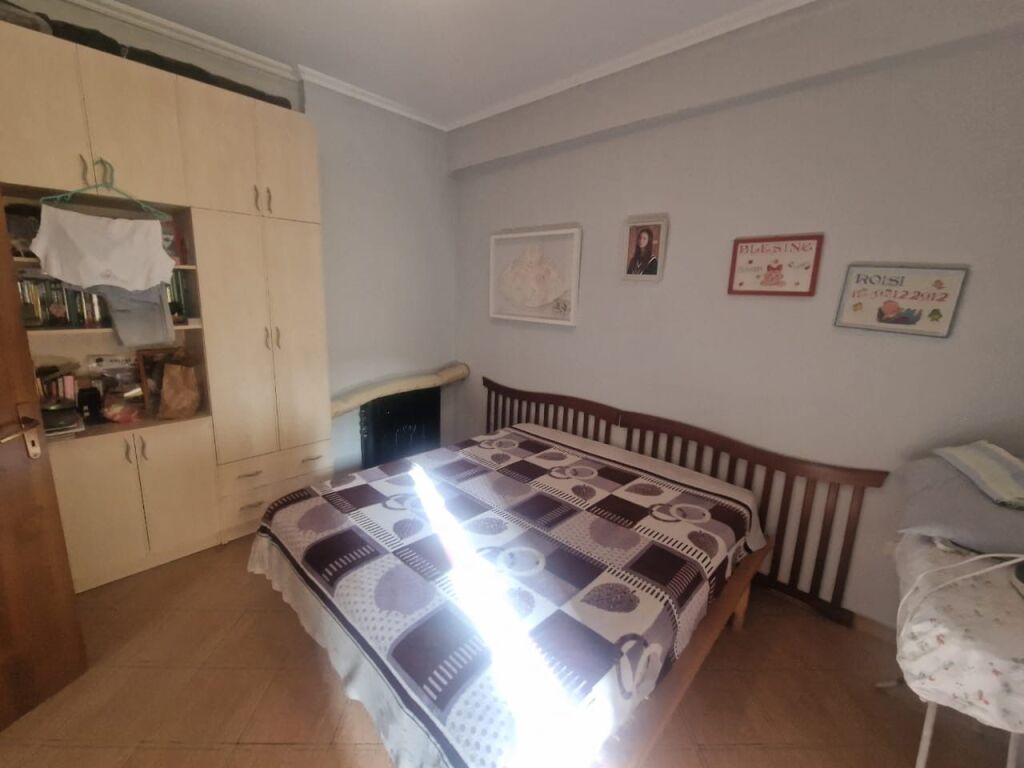 Buze rruge. 3+1 ne Bllok per shitje!!! Super mundesi ndarje