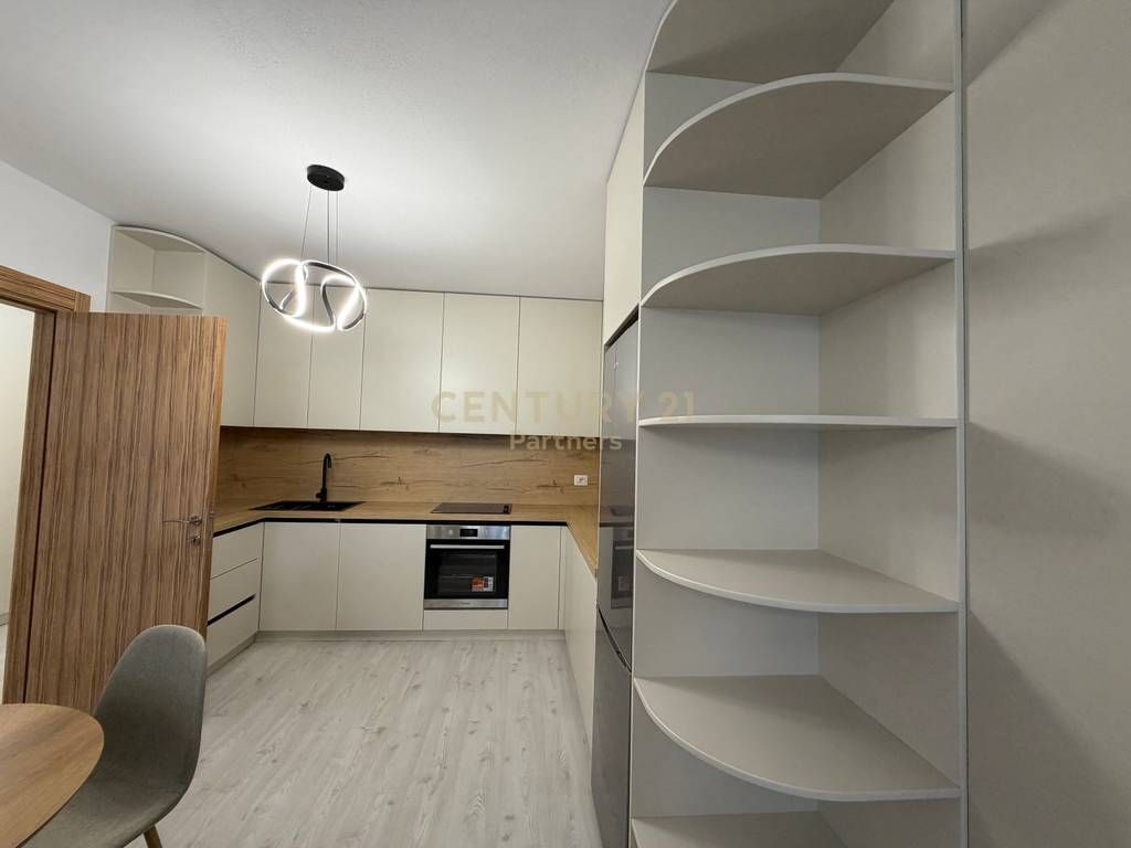 AFFITTIAMO APPARTAMENTO 2+1+DEPOSITO A KOMBINAT! 450 € /Mese