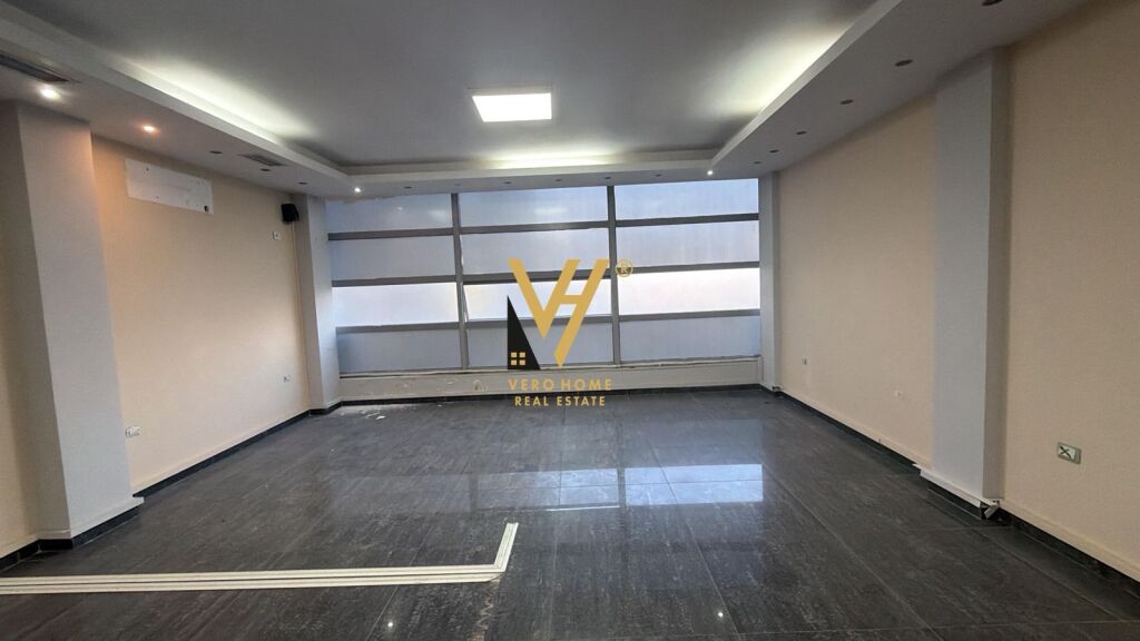 JEPET AMBIENT BIZNESI 160 M2 ME QIRA NE ASTIR 1.100 EURO