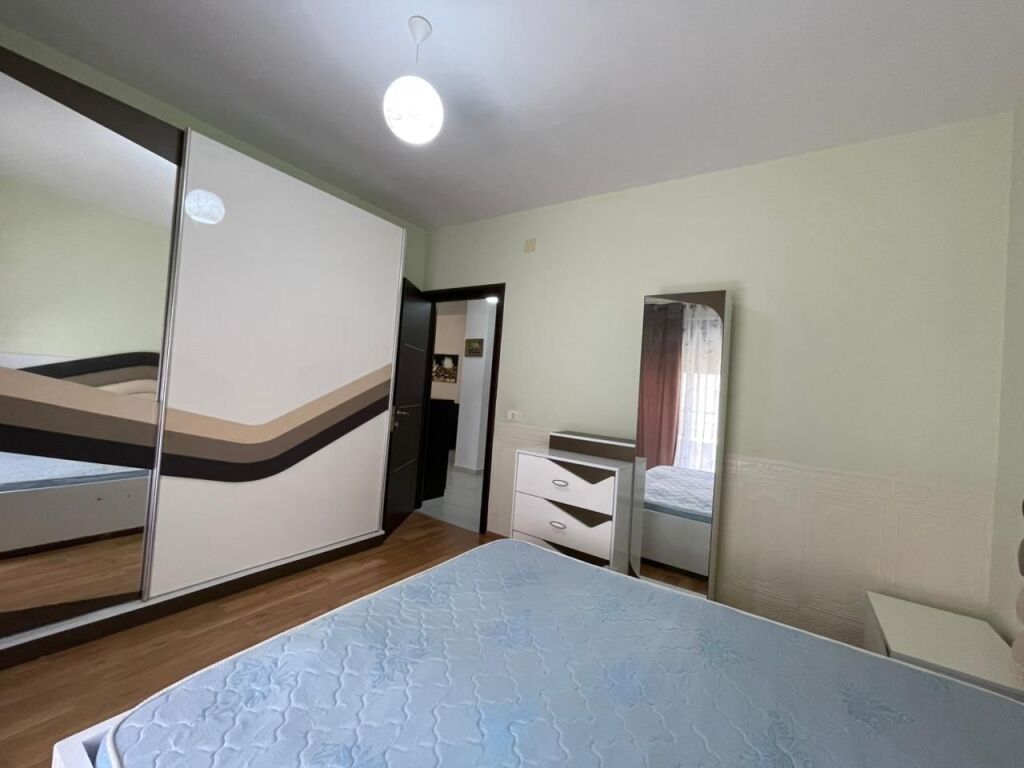 Apartament 2+1 per qira tek Liqeni i Thate.