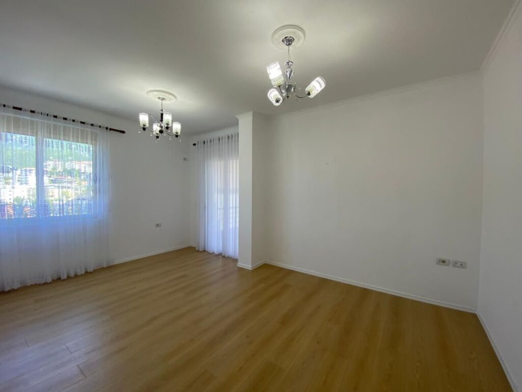 Shitet Apartament 2+1 📍 Fresk, pranë Ana Market
