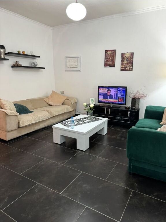 Affittasi 2+1 in Via Bardhyl