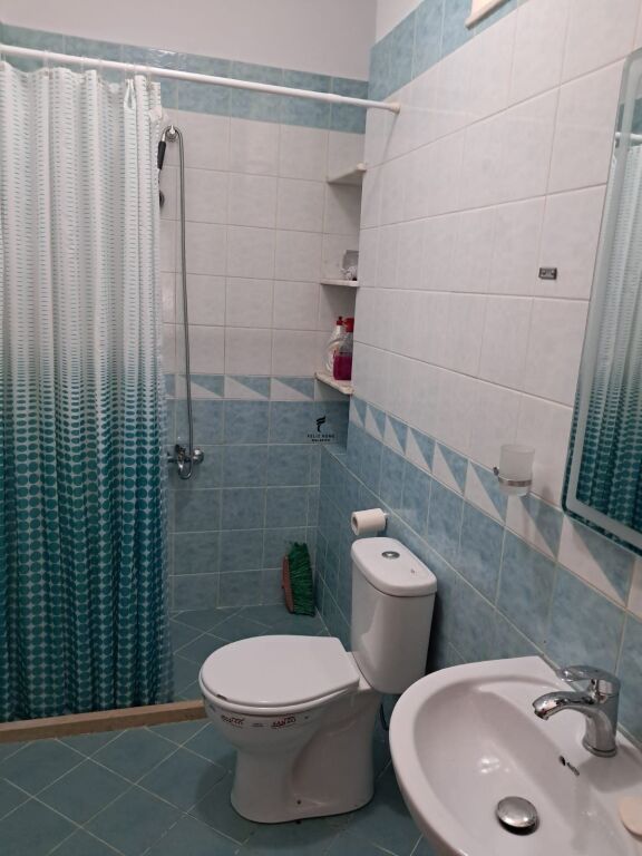 APARTAMENT ME QERA 2+1 QENDER 55.000 LEKE H-76386