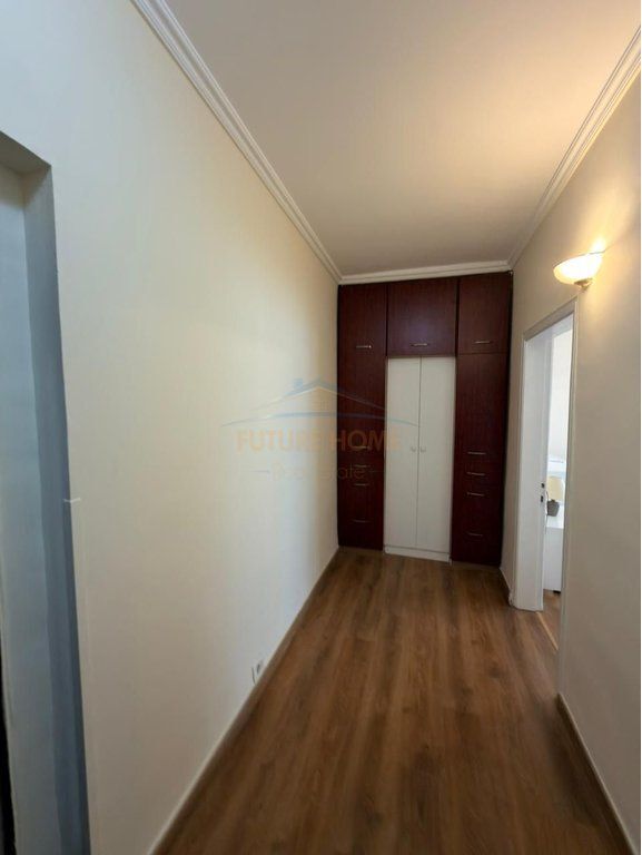 Qira, Apartament 2+1+2 Poste Parkimi, Pazari i Ri.