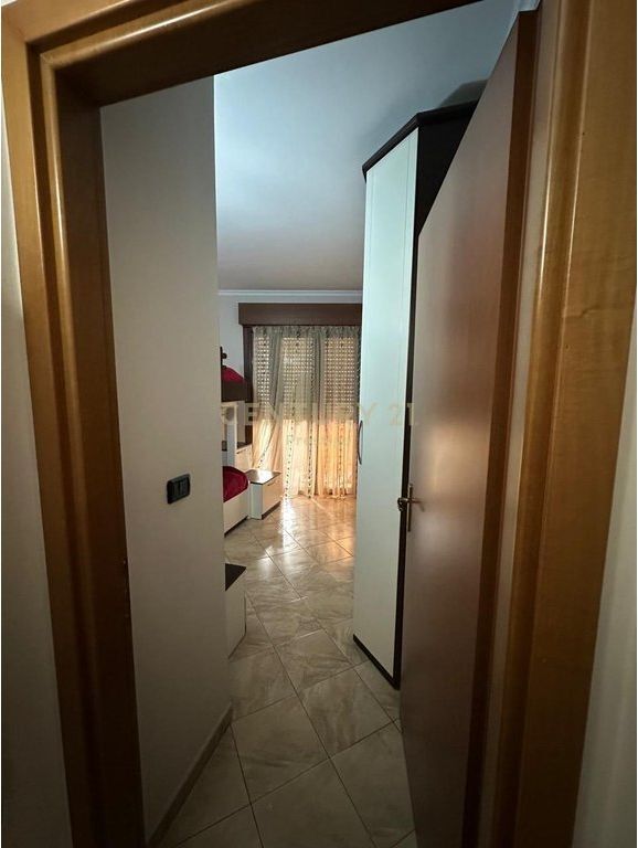 APPARTAMENTO 2+1+2 IN VENDITA VICINO ALL'AMBASCIATA AMERICANA, TIRANA! 226.000 €