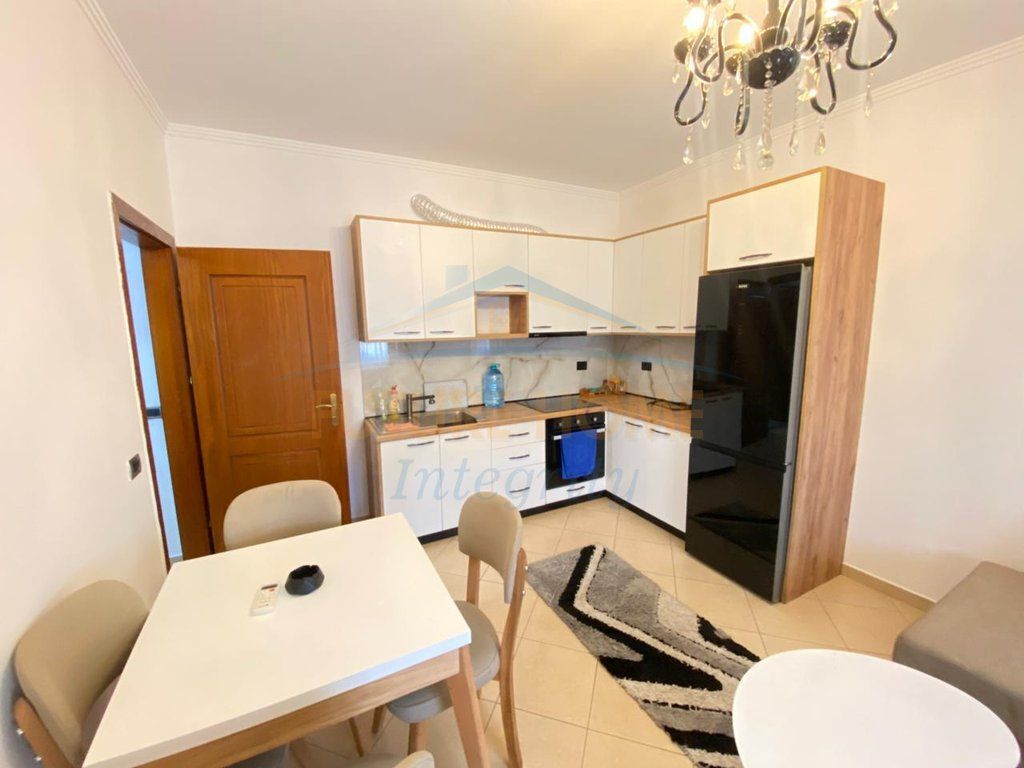 Qera, Apartament 1+1, Fresku, Tiranë.