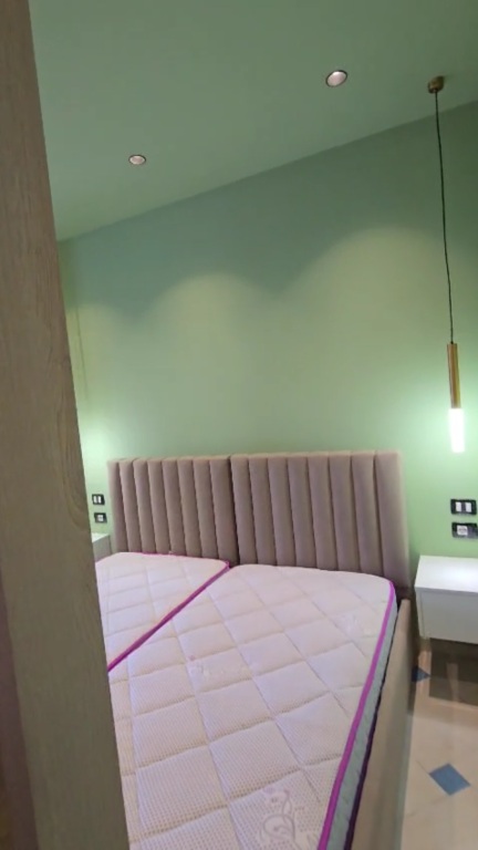 Garsoniere luxury ne astir buze rruge kryesore